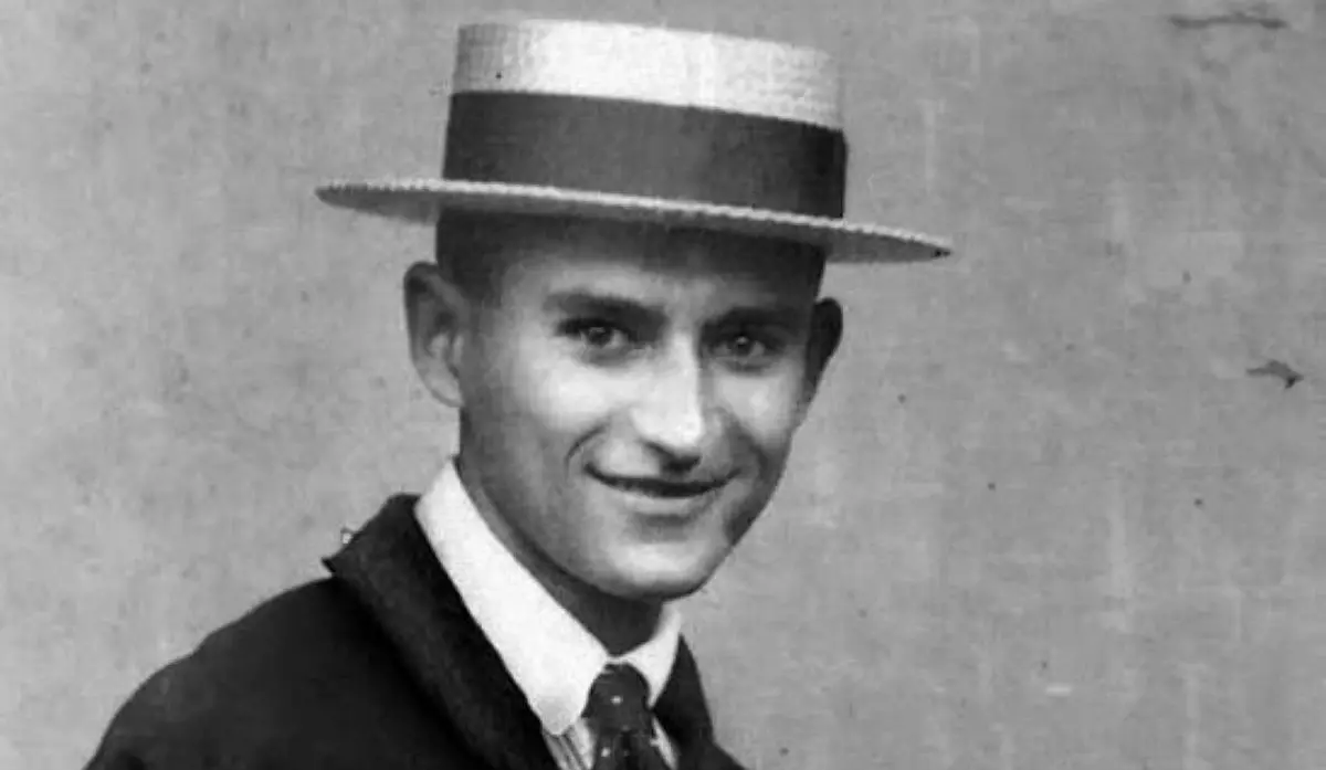 FRANZ KAFKA - MASTER OF METAPHOR AND PARABLE