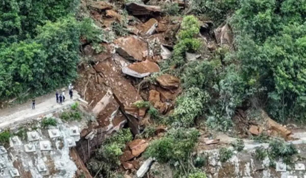 DEATH TOLL RISES TO 21