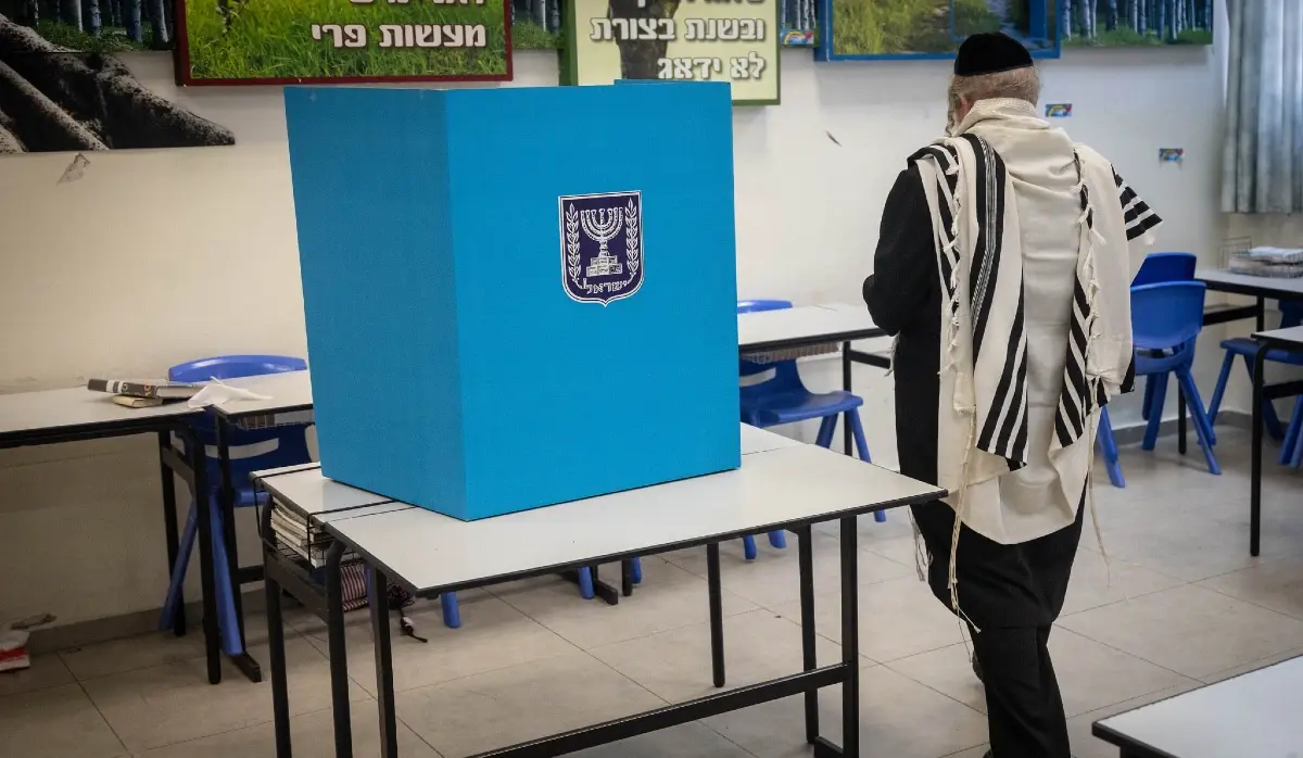 ON OCTOBER 27, FIRST REGULAR PARLIAMENTARY ELECTIONS SINCE 1988