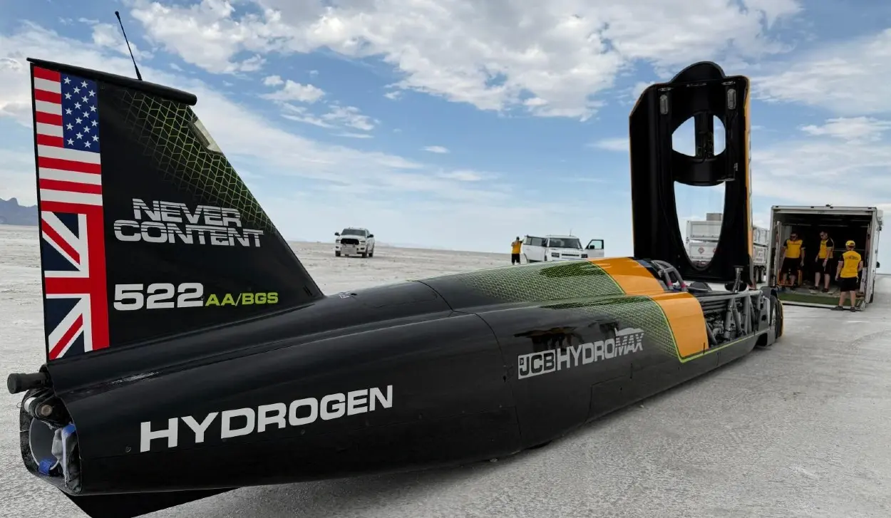 GREEN SETS ANOTHER RECORD IN HYDROGEN-POWERED CAR