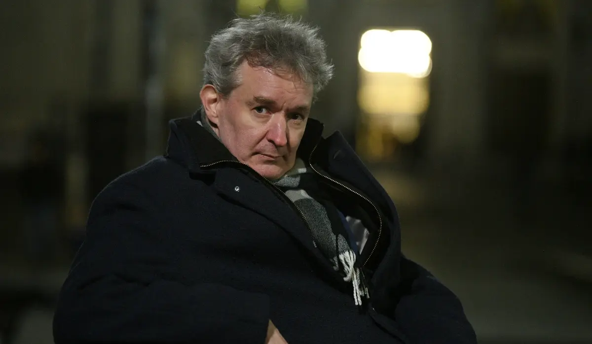 FRANKFURTER ALLGEMEINE ZEITUNG DISTANCES ITSELF FROM MARTENS' QUESTION