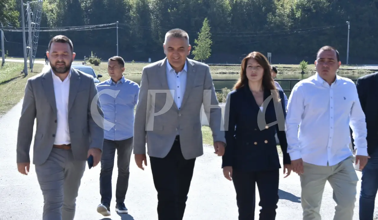 MINIĆ HANDS OVER DECISIONS ON SUPPORT FOR THE PROCUREMENT OF "BELARUS" TRACTORS