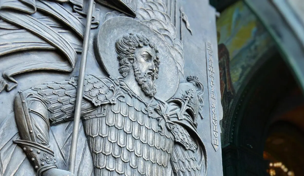 DAMAGED SARCOPHAGUS SLAB ALLOWS ACCESS TO THE RELICS OF DMITRY DONSKOY
