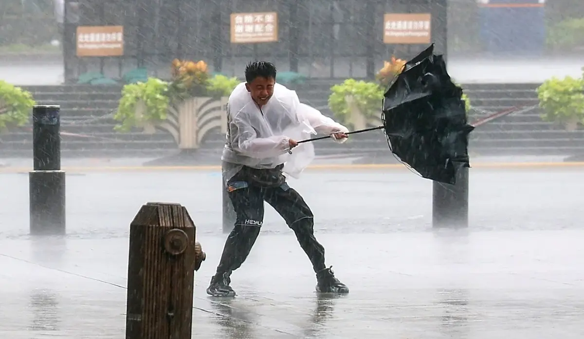 TYPHOON HITS CHINA, MORE THAN 1 MILLION EVACUATED