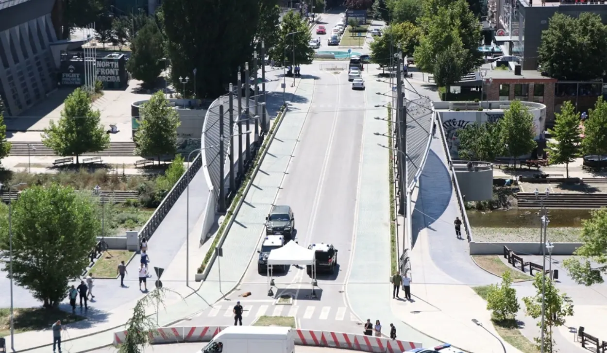 BY OPENING BRIDGE OVER THE IBAR RIVER, KURTI SEEKS TO BREAK RESISTANCE OF SERBS IN SOUTHERN SERBIAN PROVINCE