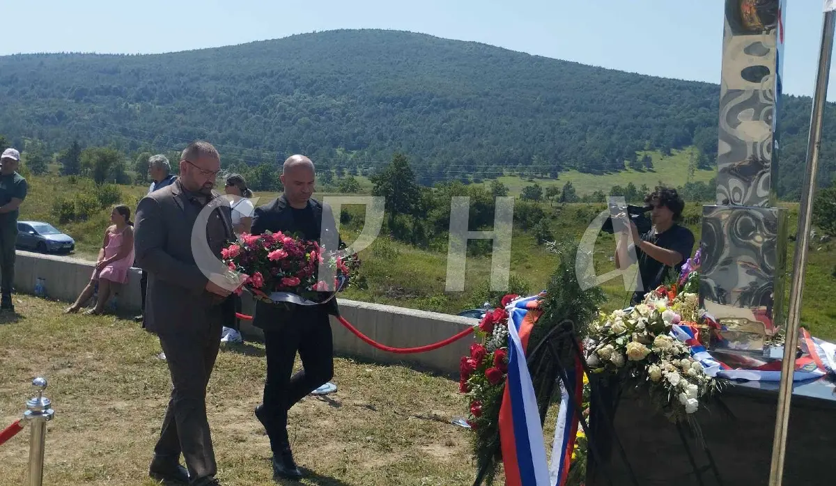 WREATHS LAID FOR SERBS KILLED ON THE PETROVAC ROAD
