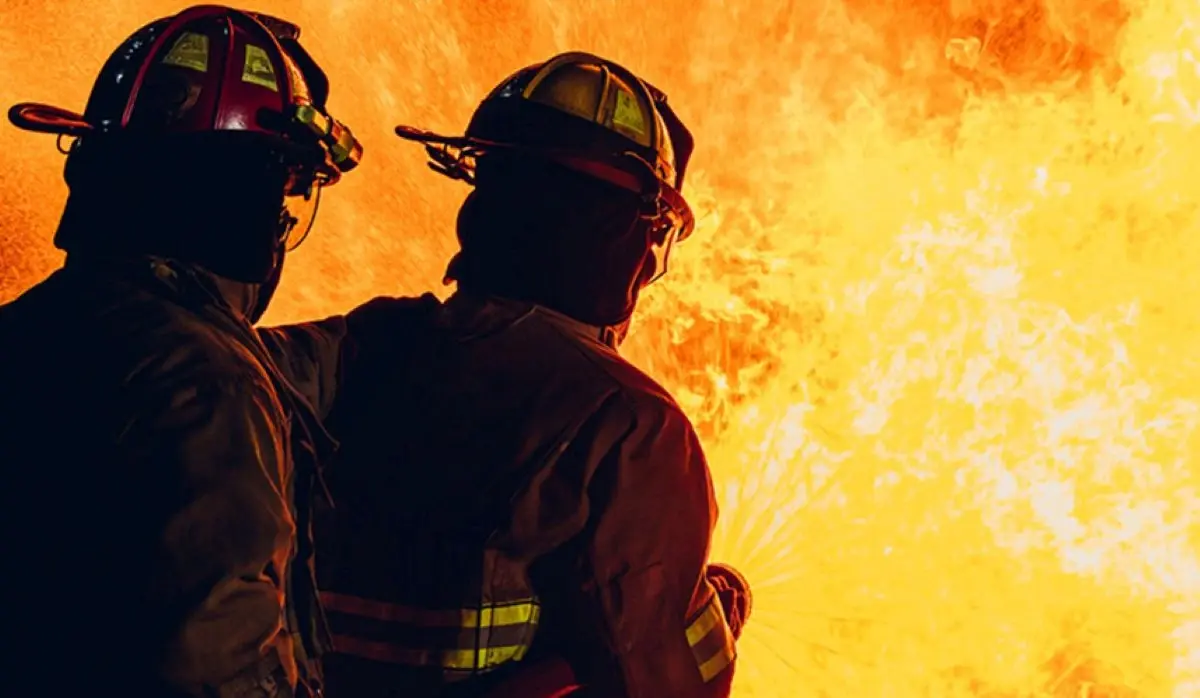 FIREFIGHTERS CONTINUE BATTLE AGAINST MAJOR WILDFIRE NEAR ATHENS