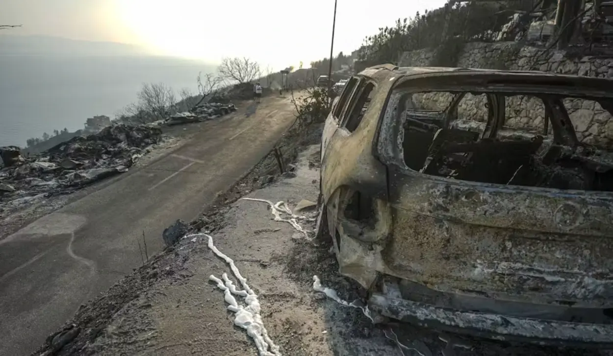 106 VEHICLES, 28 HOUSES AND 45 VESSELS DESTROYED BY FIRE