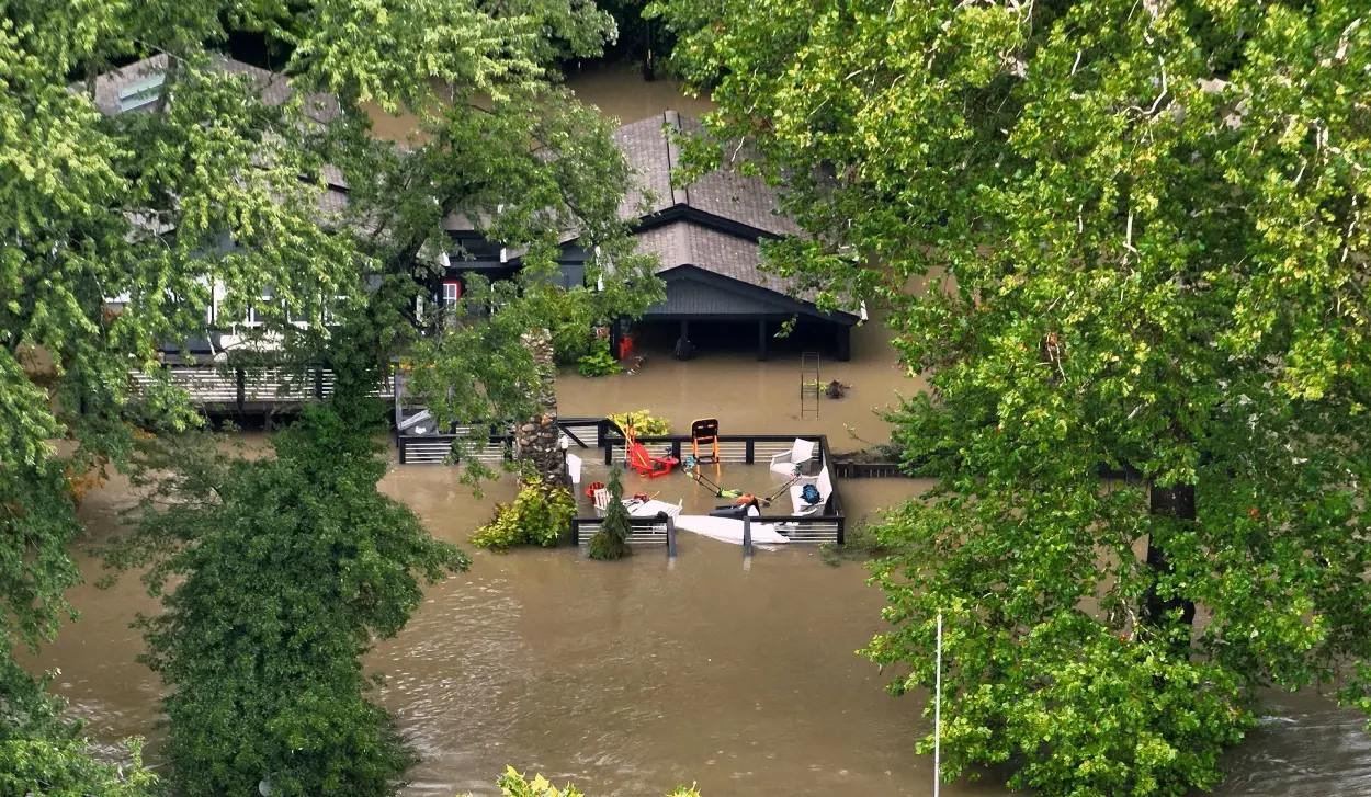 AT LEAST SEVEN PEOPLE DEAD IN MASSIVE FLOODS IN INDIANA