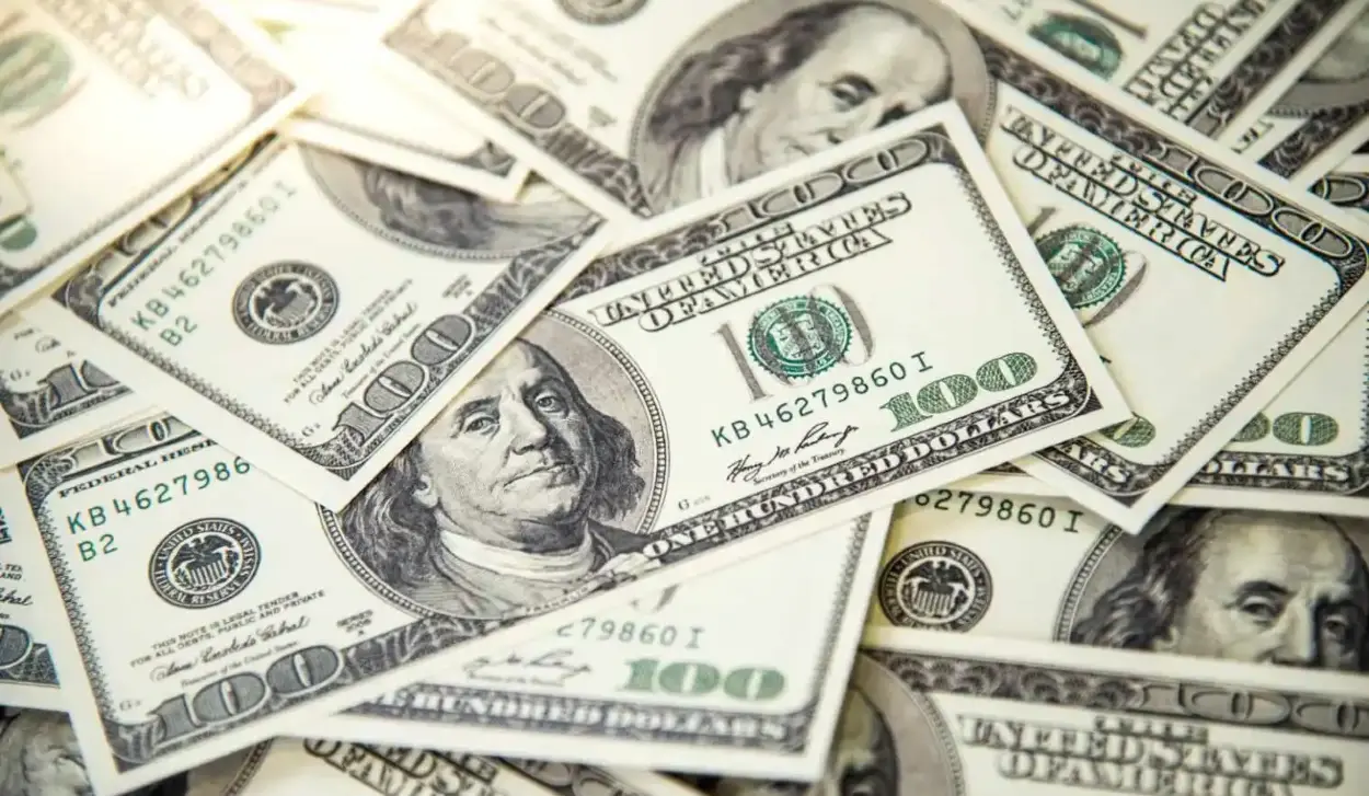 TRUMP PROMISES $5,000 PAYOUT IF REPUBLICANS WIN