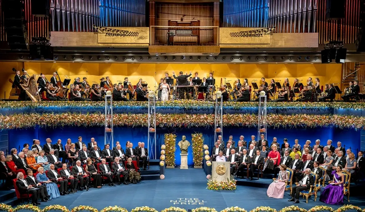 NOBEL PRIZE WINNERS WILL RECEIVE LARGER CASH AWARD THIS YEAR