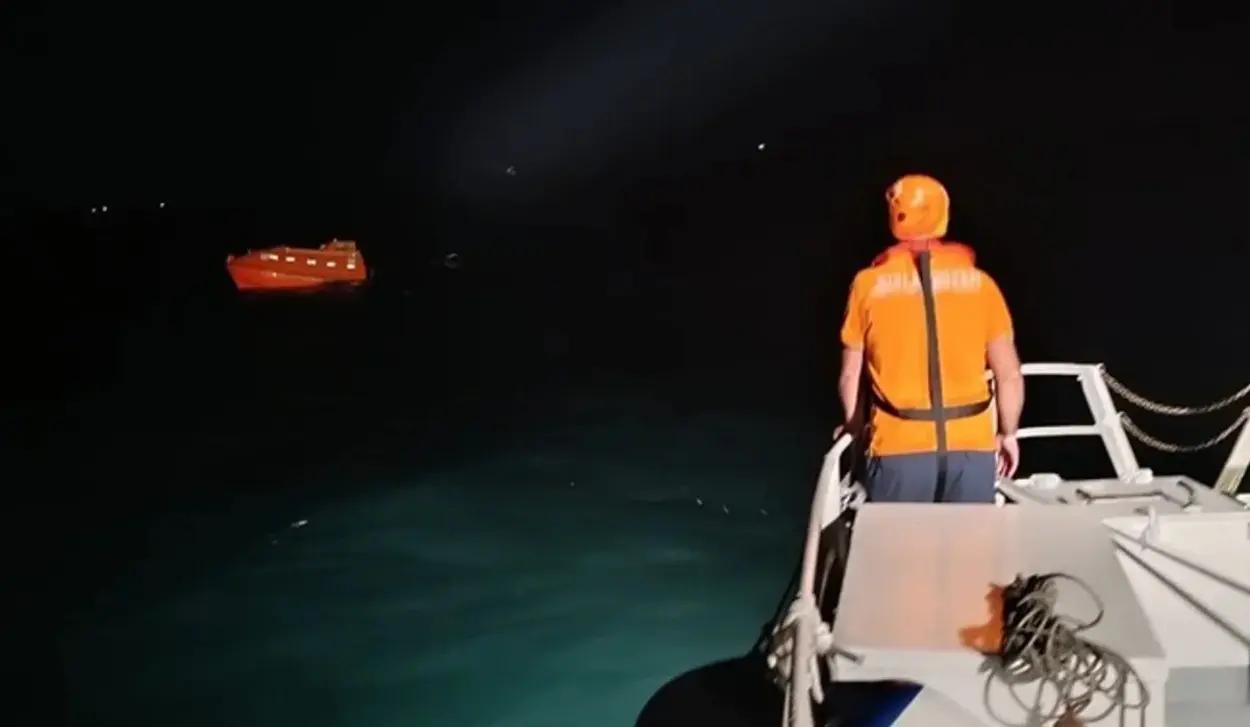 TWO SHIPS COLLIDE, RESCUE OPERATION UNDERWAY