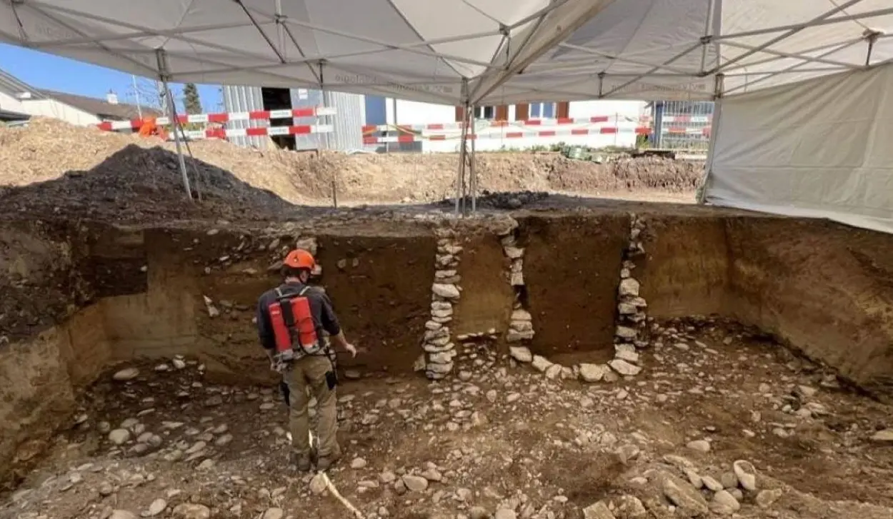 ARCHAEOLOGISTS REVISE MAPS OF ROMAN SITES AFTER DROUGHT