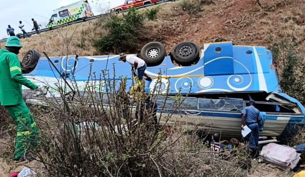 BUS CRASH KILLS 25 PEOPLE