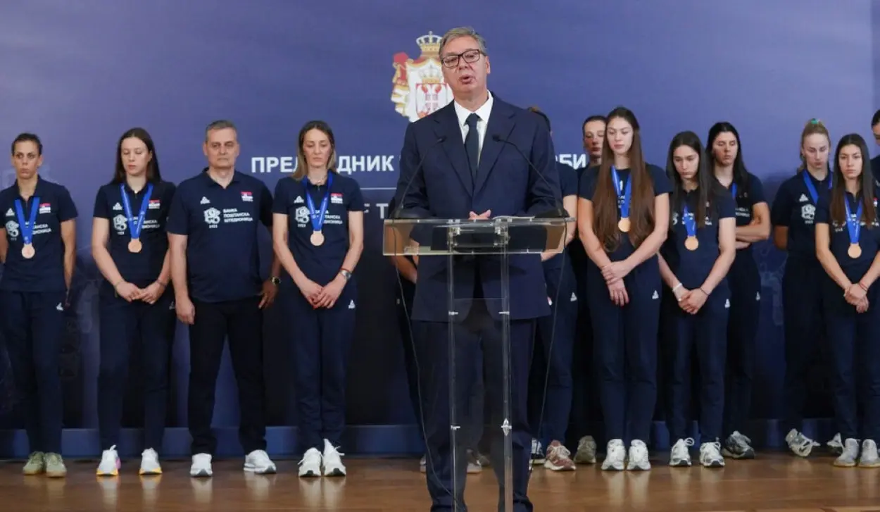 VUČIĆ RECEIVES WOMEN’S VOLLEYBALL TEAM AND CONGRATULATES THEM ON EUROPEAN BRONZE