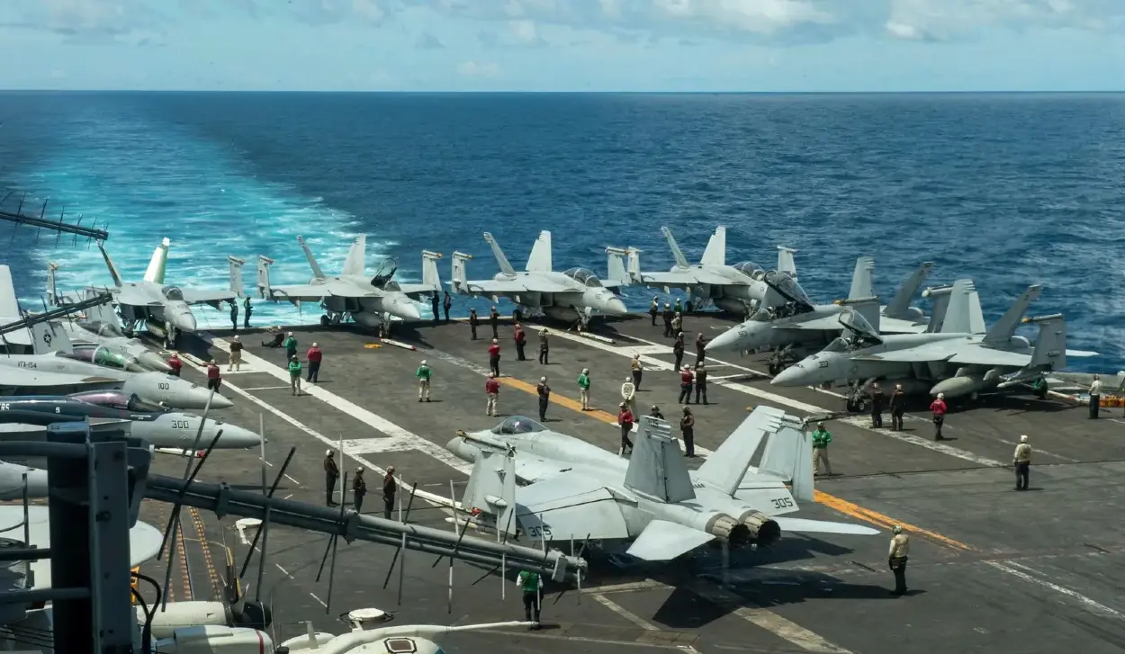 AIRCRAFT CARRIER INCIDENT LEAVES FOUR SAILORS INJURED