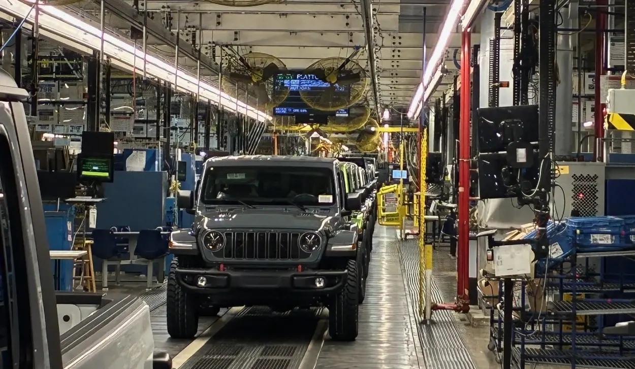 CHRYSLER RECALLS MORE THAN ONE MILLION VEHICLES DUE TO FIRE RISK