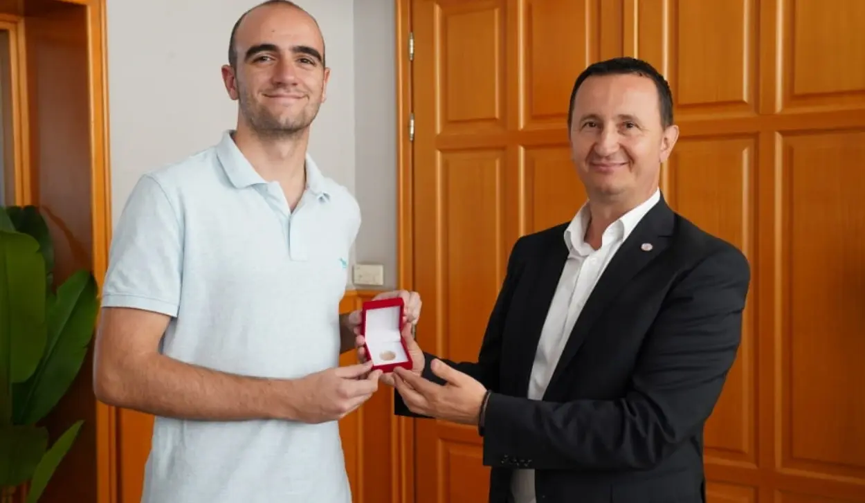 STUDENT VUK JANKOVIĆ WINS OUTSTANDING AWARDS IN MATHEMATICS AND PHYSICS