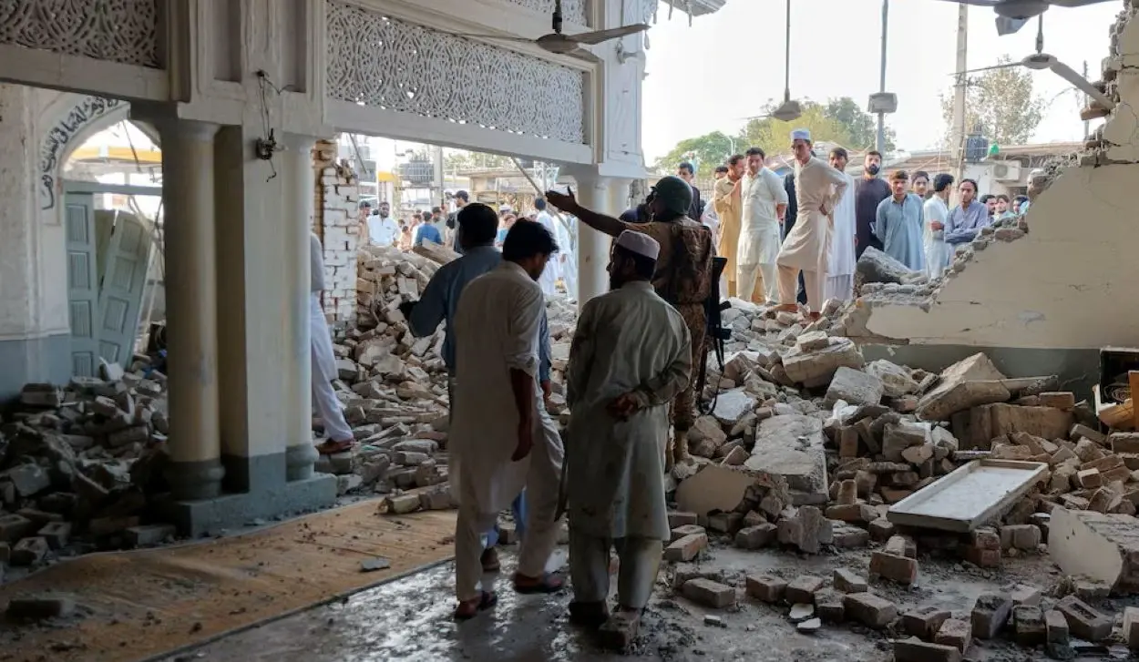SUICIDE BOMBER KILLS 31