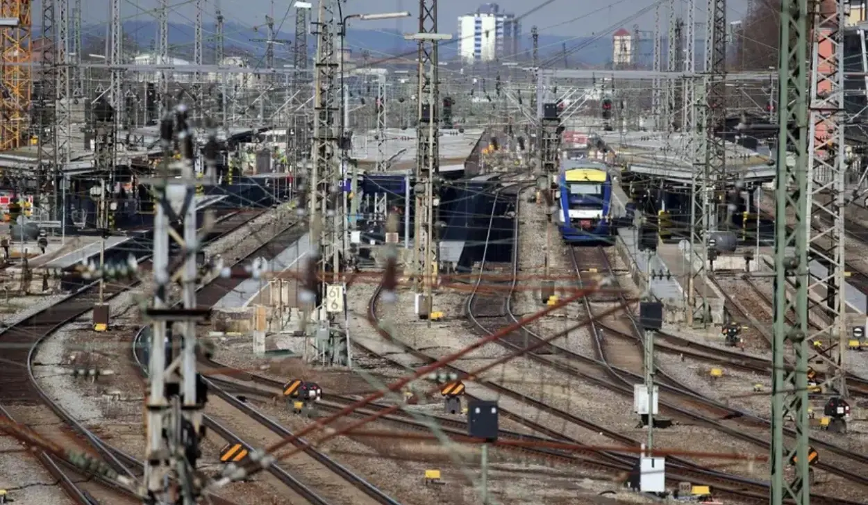 EXPLOSION AT TRAIN STATION IN AUGSBURG, TWO INJURED