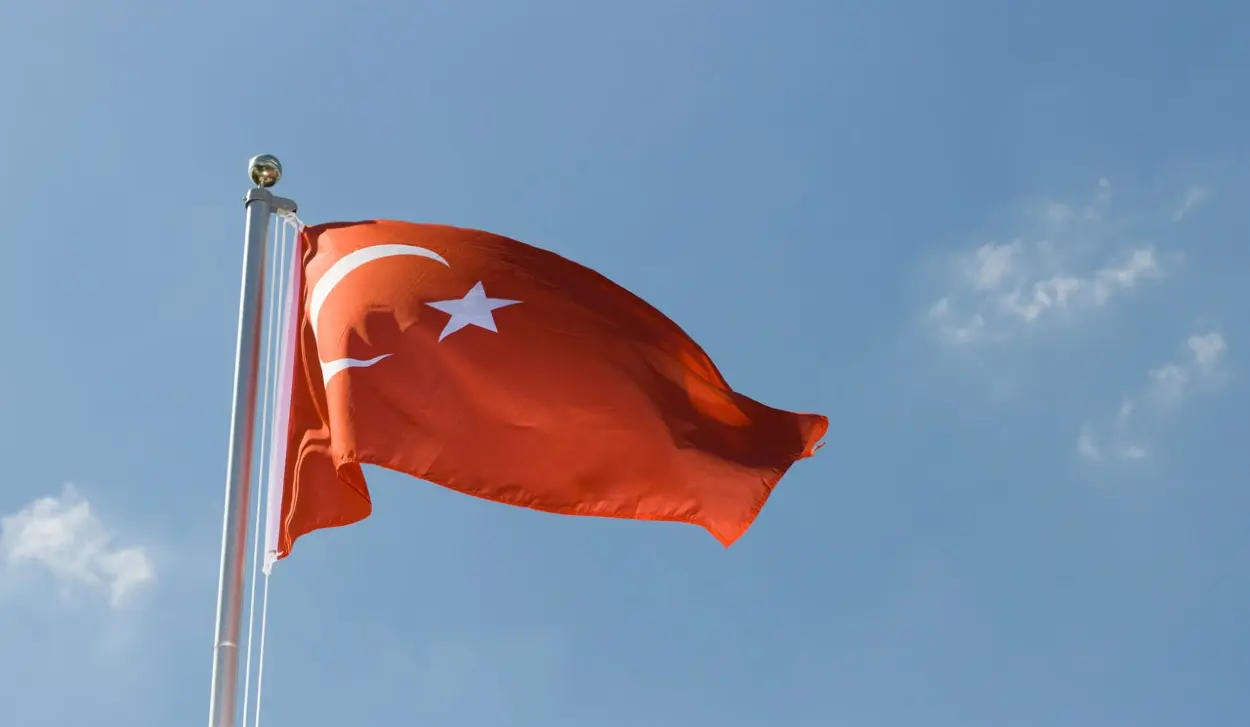 BRITISH TOURIST ARRESTED FOR SPITTING ON TURKISH FLAG
