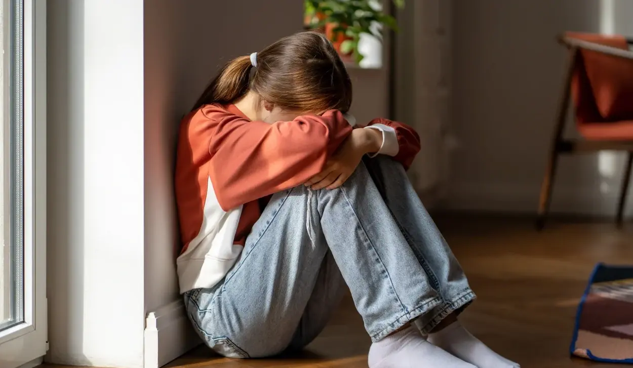 15-YEAR-OLD GIRL PLACED IN DETENTION AFTER ATTACK, CALLED A "CHETNIK WOMAN", SERB AND INFIDEL