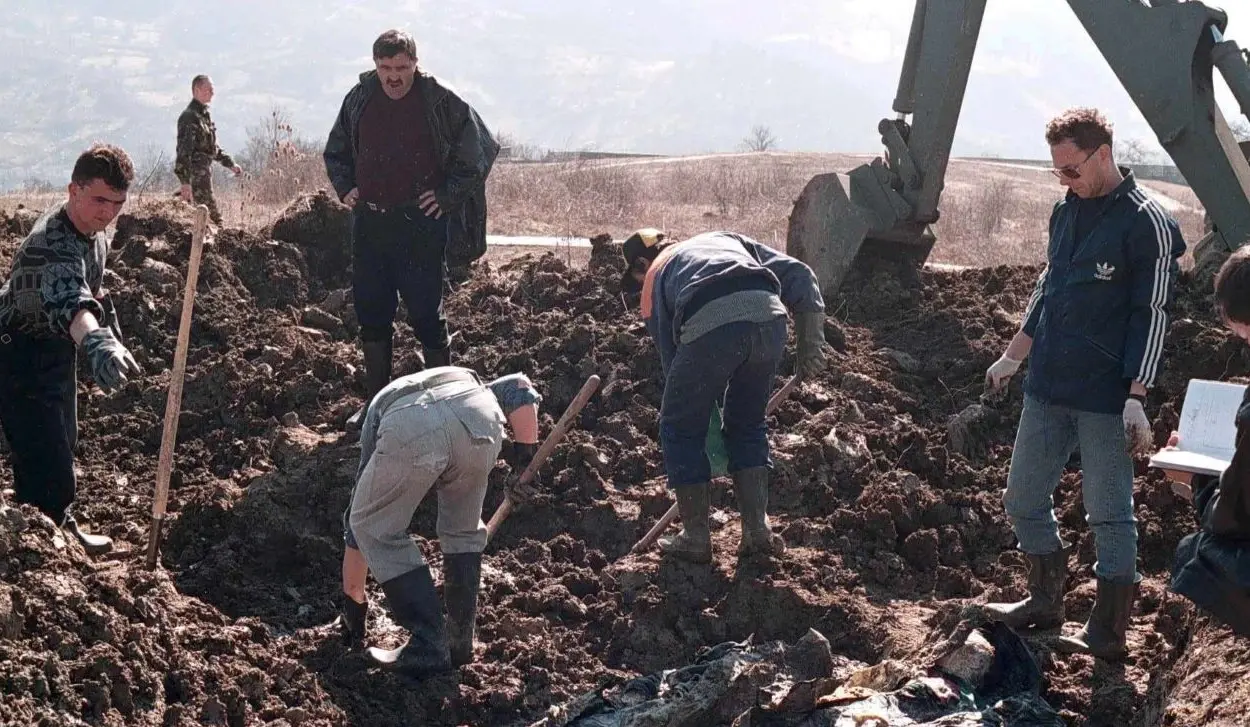 LINTA: 81 SERB CIVILIANS KILLED IN CROATIAN ARMY ATTACK ON REFUGEE CONVOY NEAR JAJCE IN 1995