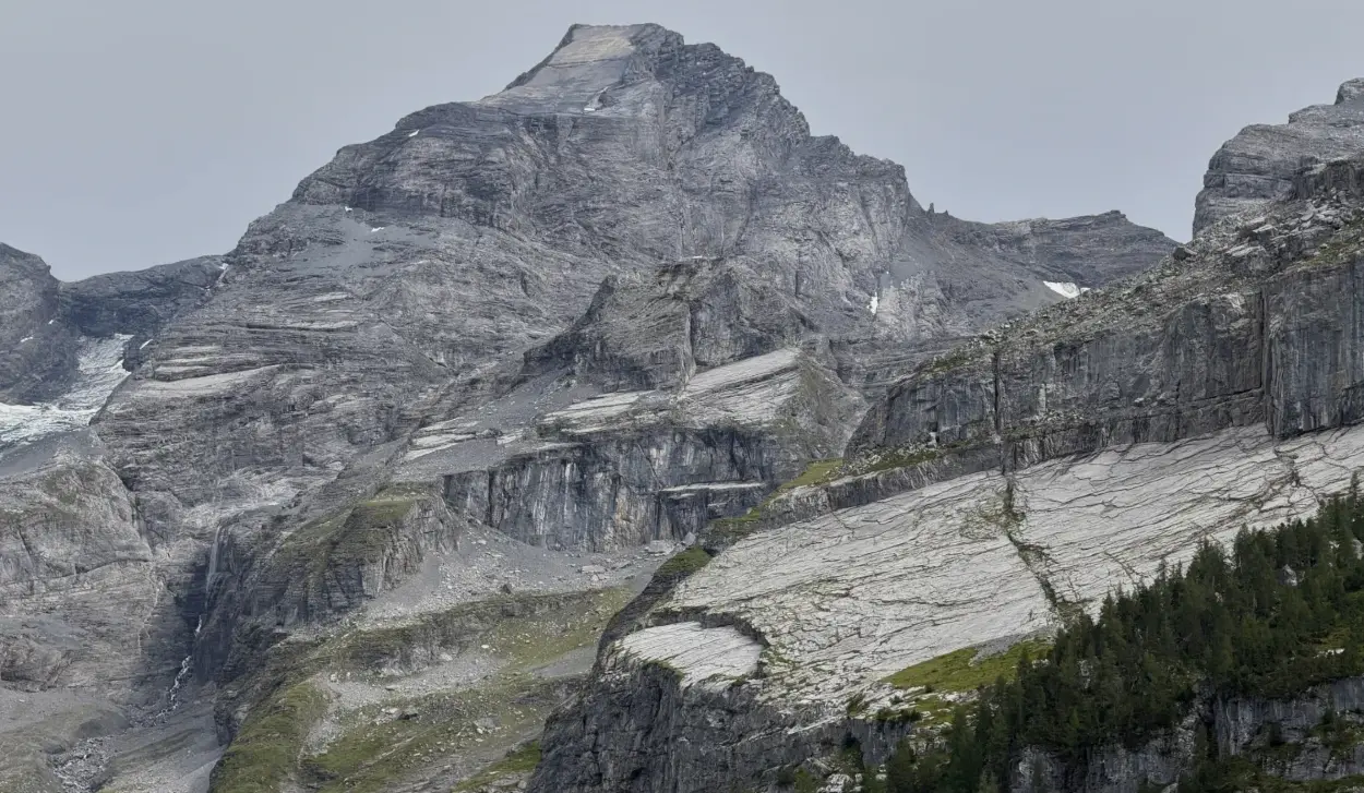 MOUNT ZUGSPITZE EXPERIENCING ROCKFALL DUE TO PERMAFROST THAW