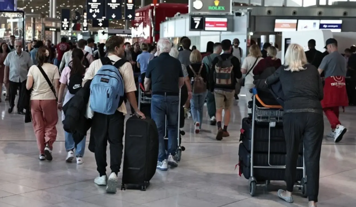 GENERAL STRIKE DISRUPTS AIR TRAVEL IN PARIS AND MARSEILLE