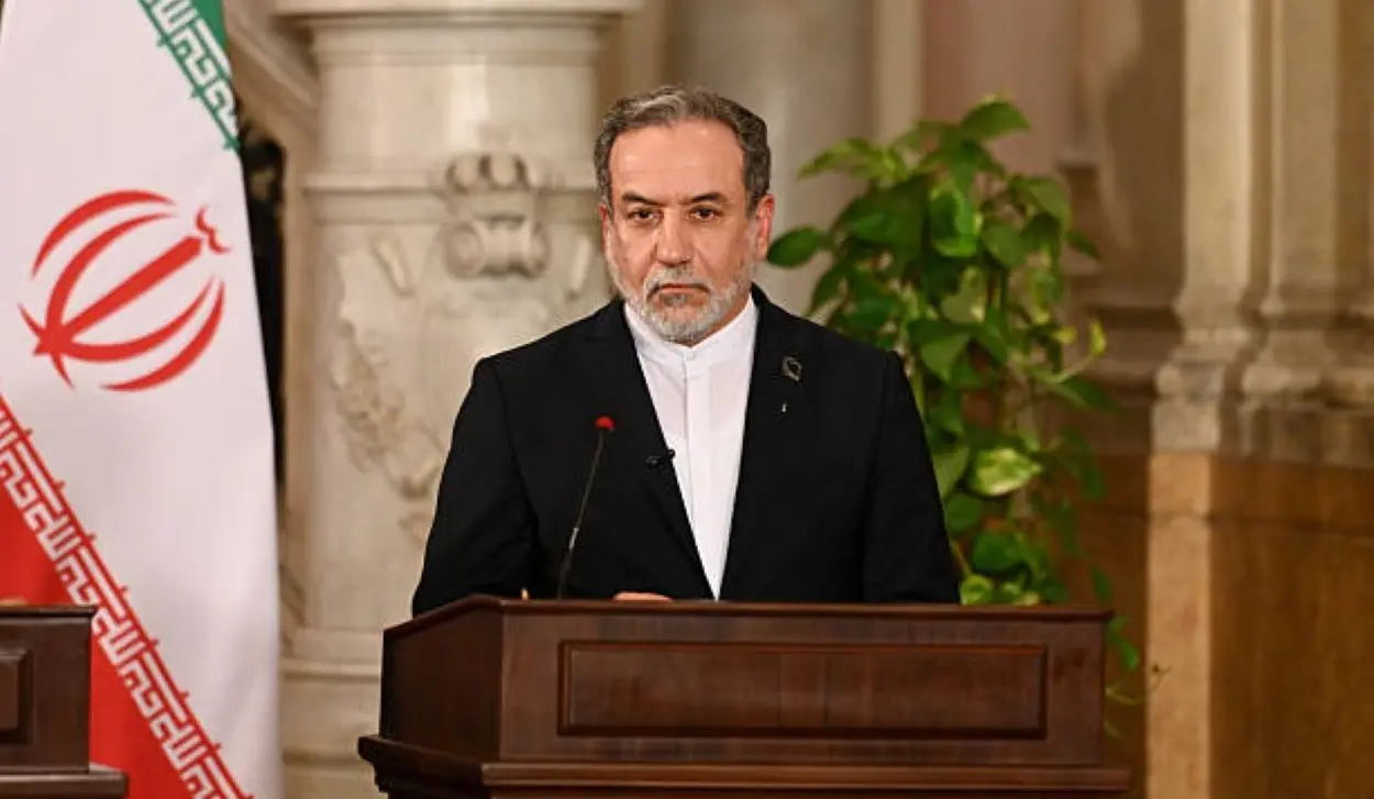 ARAGHCHI: IRAN INSISTS ON DIPLOMATIC WAY OUT