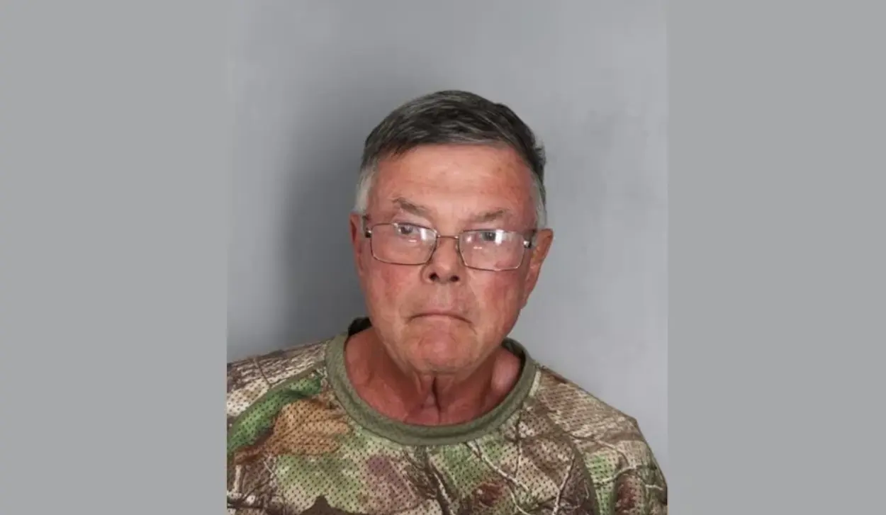HUNTER KILLS WOMAN AFTER MISTAKING HER FOR A DEER