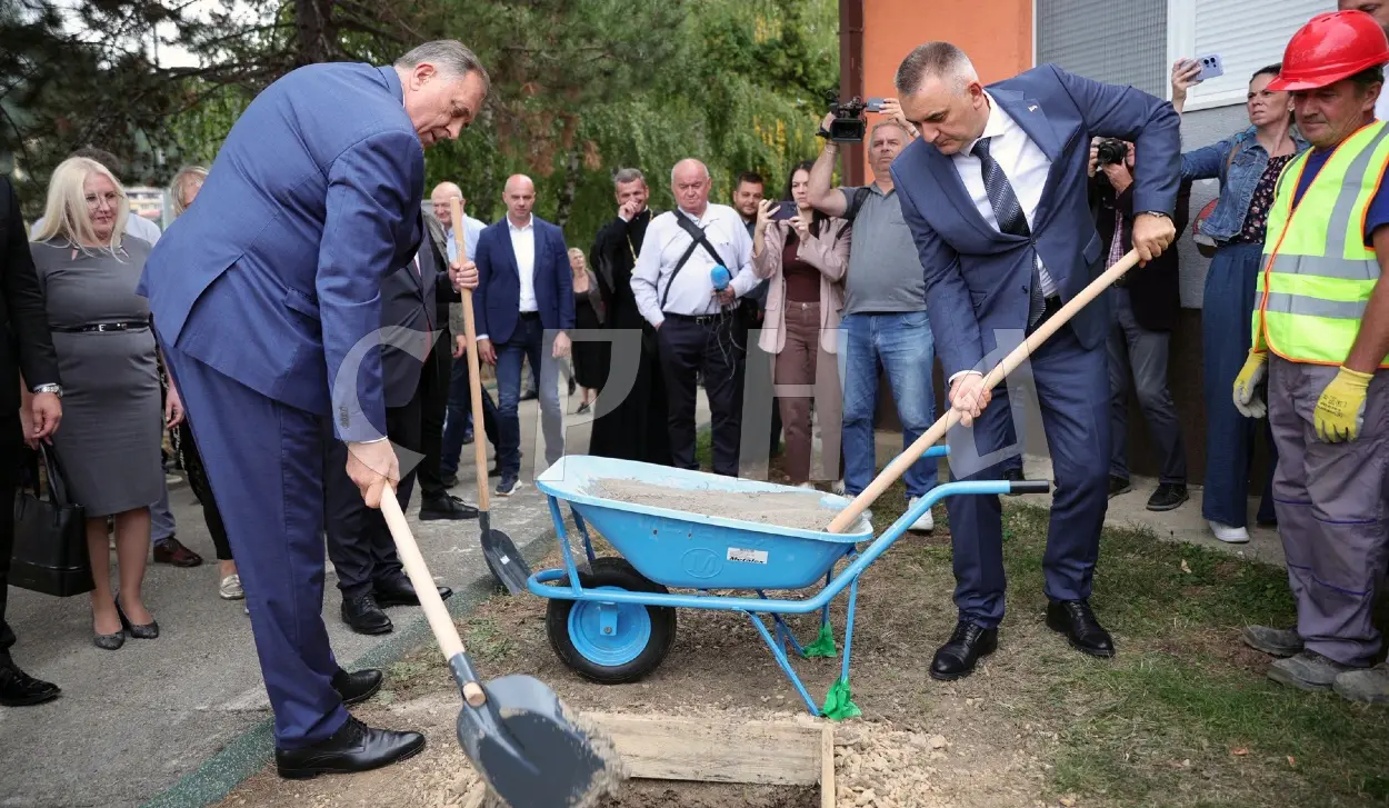FOUNDATION STONE LAID FOR EXTENSION OF NEVEN KINDERGARTEN