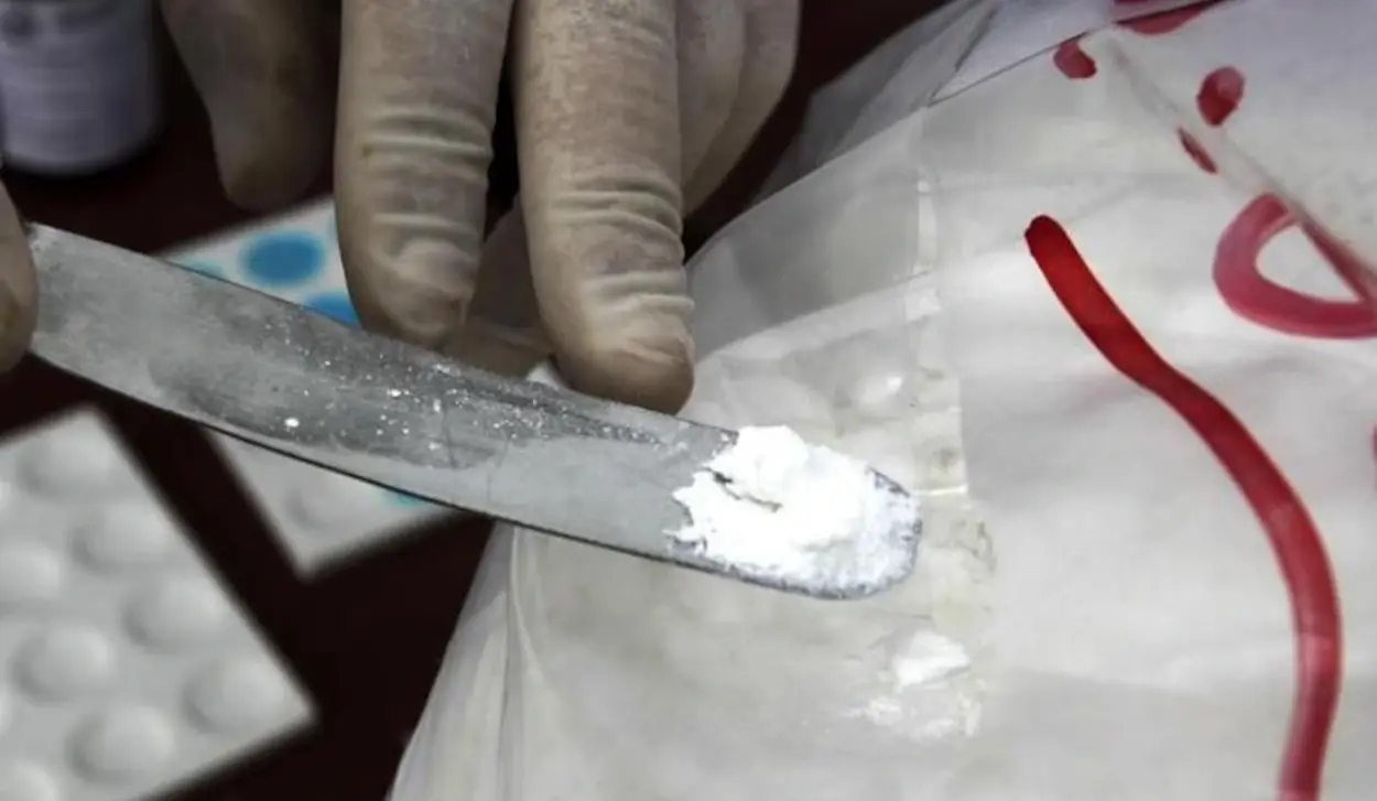 COCAINE PACKAGES HELD AS EVIDENCE REPLACED WITH FLOUR