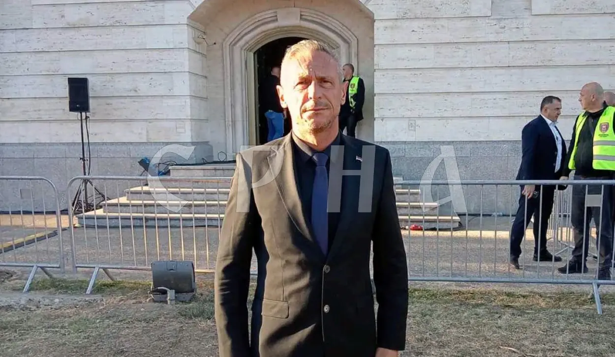 MINISTERS OSTOJIĆ AND SELAK PAY TRIBUTE TO GENERAL MLADIĆ