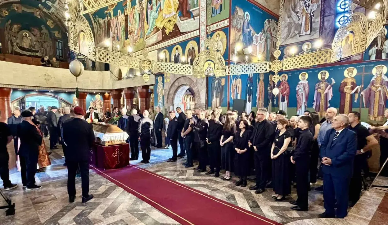 THOUSANDS OF PEOPLE PAY TRIBUTE TO GENERAL MLADIĆ AT ST. LUKE CHURCH