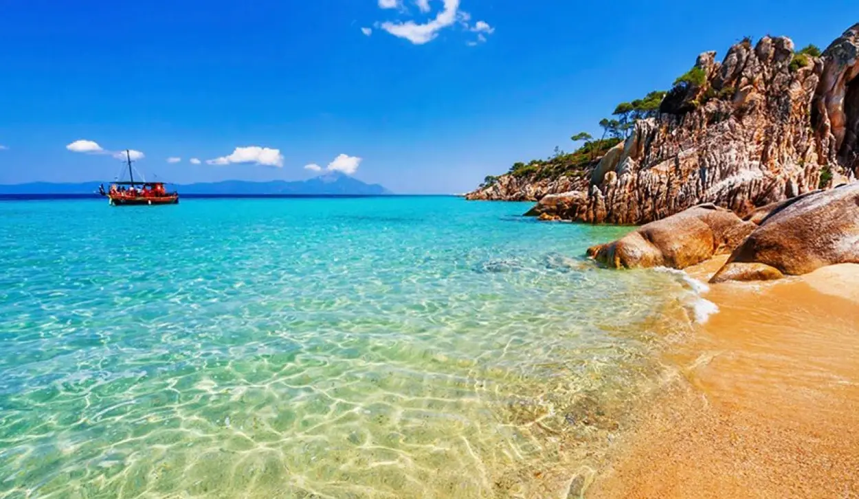 GREECE RECORDS HOTTEST SUMMER SINCE 1960
