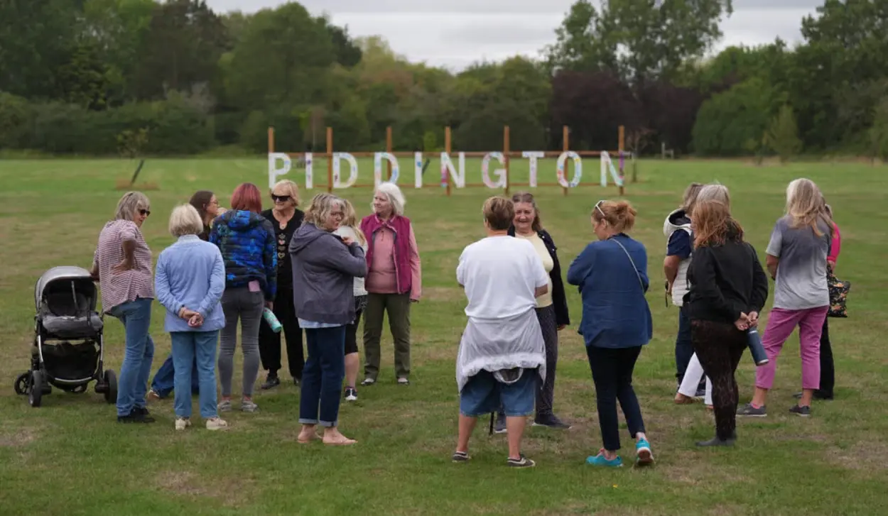 VILLAGE VOTES INDEPENDENCE FROM LONDON