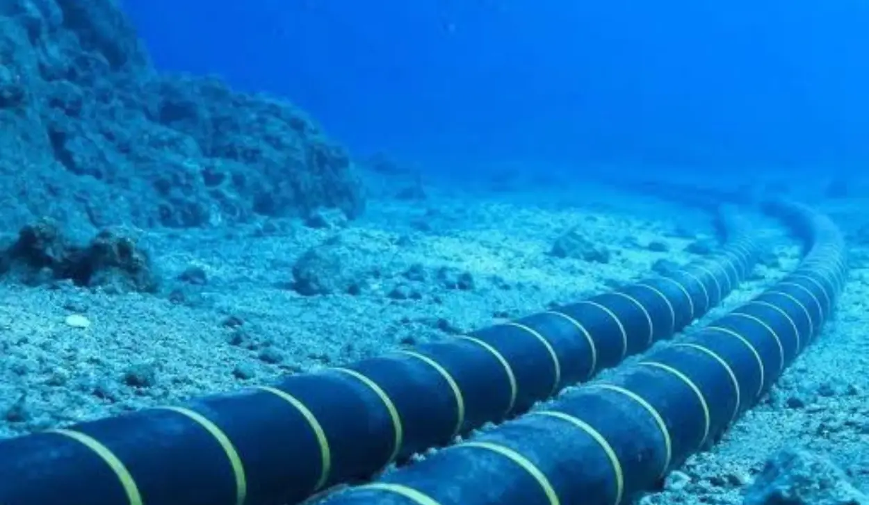 TEHRAN PREPARES PLANS TO TARGET UNDERSEA COMMUNICATIONS
