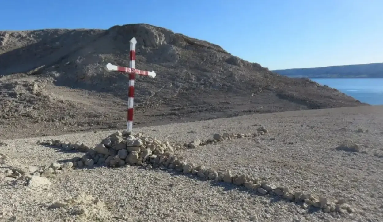 USTASHA CHECKERBOARD PATTERN PAINTED ON ORTHODOX CROSS ON PAG ISLAND