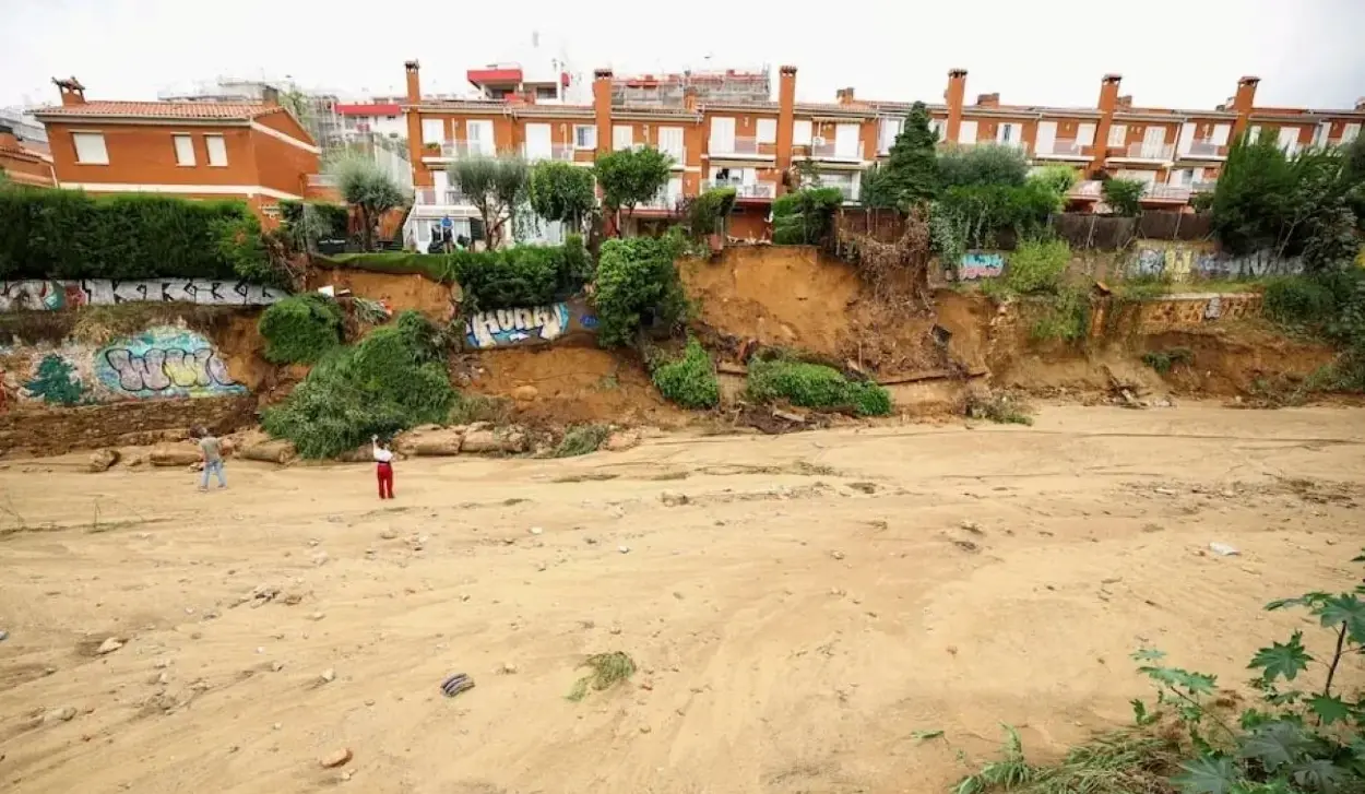 TWO PEOPLE KILLED IN FLOODS IN CATALONIA