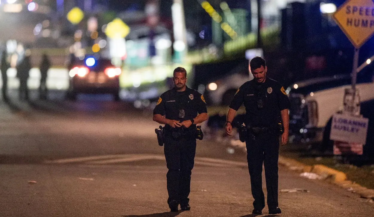 AT LEAST 11 INJURED IN FLORIDA SHOOTING