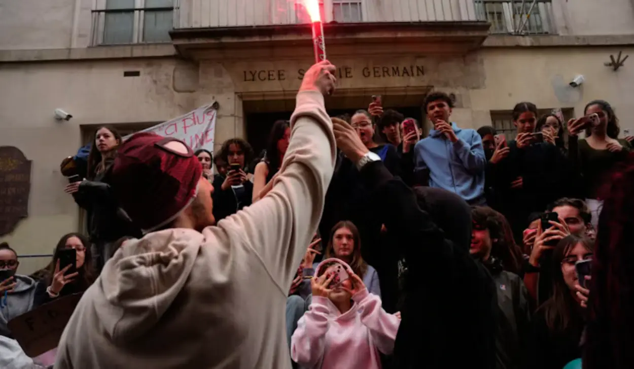 MACRON CALLS FOR RESTRAINT DURING DEMONSTRATIONS