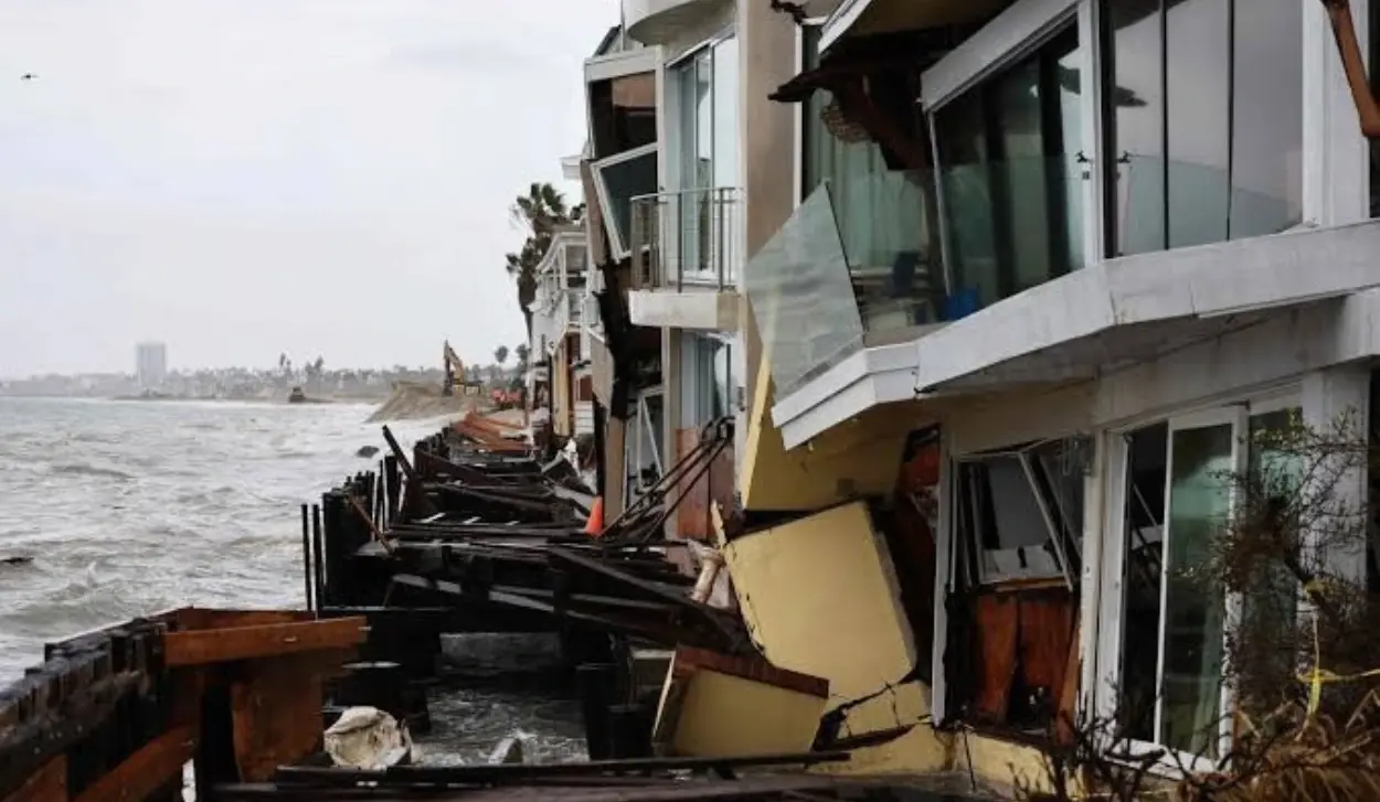 HURRICANE "RACHEL" DEATH TOLL RISES TO EIGHT