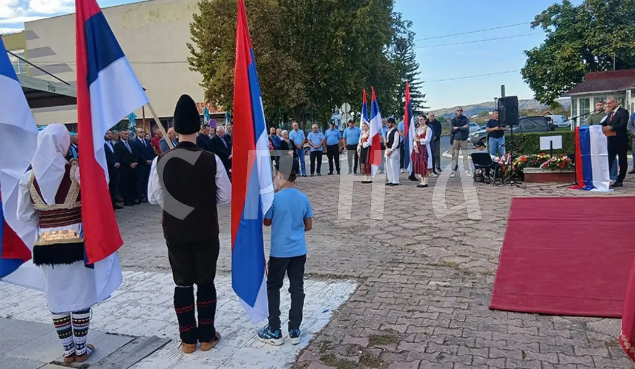 TRIBUTE PAID TO FALLEN SOLDIERS AND SERB CIVILIANS IN BROD