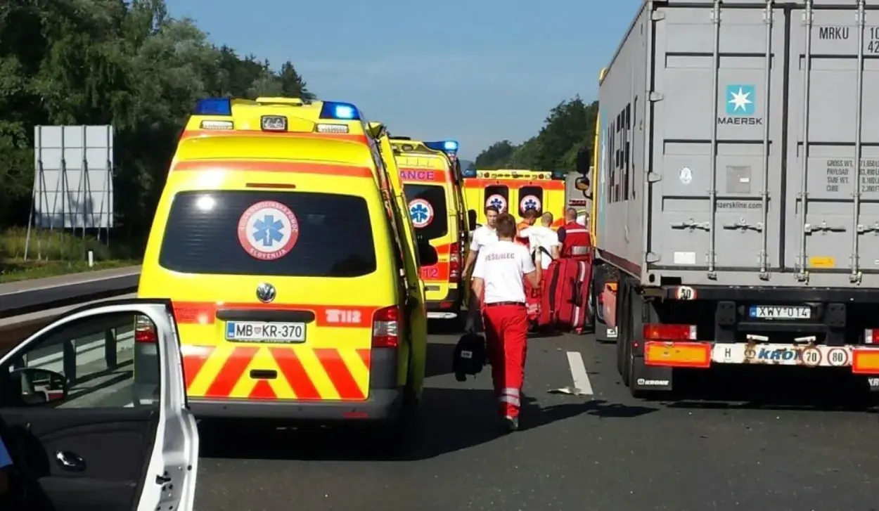 TWO DEAD, CHILD IN CRITICAL CONDITION AFTER STYRIAN MOTORWAY CRASH