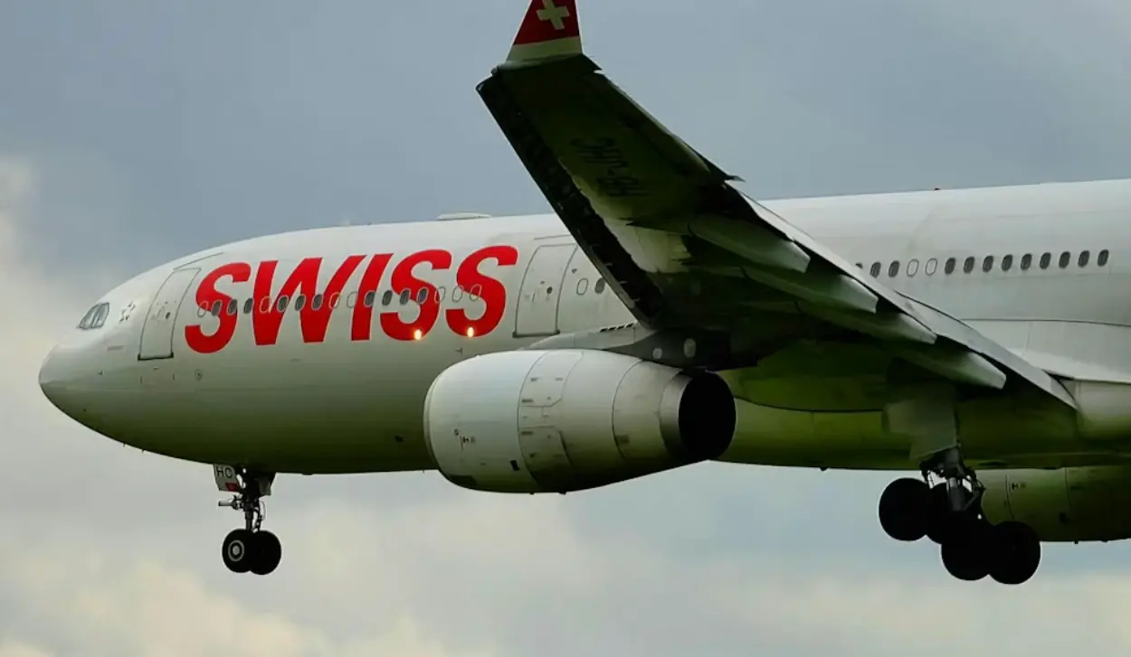SWISS PLANE SENT A DISTRESS SIGNAL