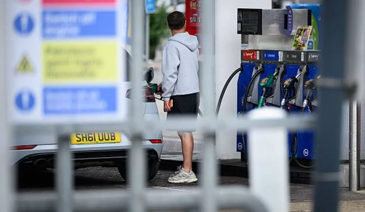 BRENT CRUDE OIL PRICE FALLS BY MORE THAN 2.4 PER CENT