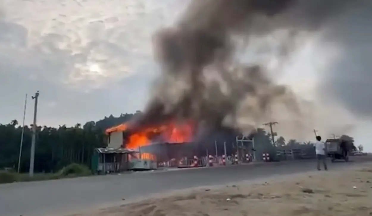 TEN PEOPLE KILLED IN FIRE