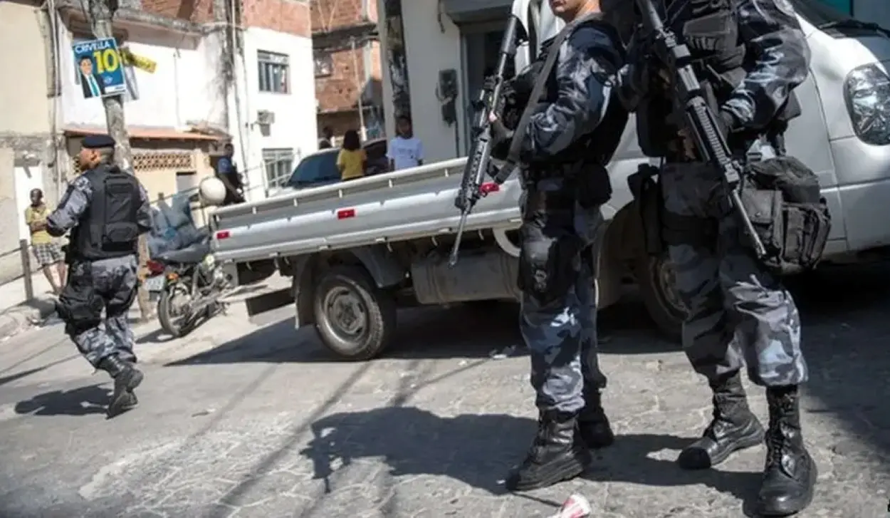 MAN KILLED AFTER TAKING CHILDREN HOSTAGE AT KINDERGARTEN